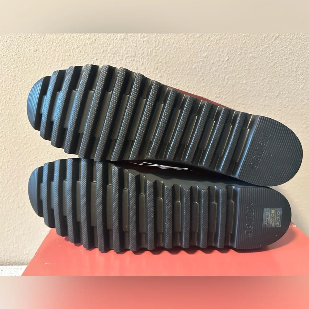 Aetrex Liz Slip-On Arch Support Shoe - NIB